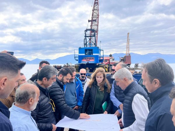 Περιφέρεια Στερεάς: Τι πραγματικά συμβαίνει με το αλιευτικό καταφύγιο Λιχάδας