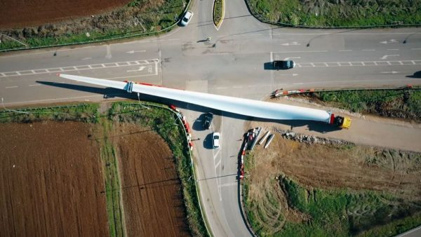 Προσωρινές κυκλοφοριακές ρυθμίσεις στον ΑΘΕ για τη μεταφορά ανεμογεννητριών