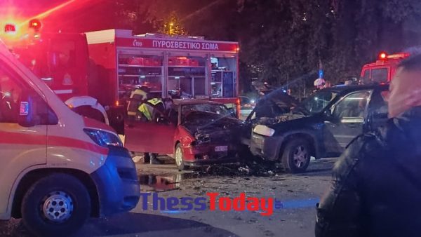 Σκοτώθηκε πηγαίνοντας τα παιδιά του και τους φίλους τους στο σπίτι - Φοβερό τροχαίο στη Θεσσαλονίκη