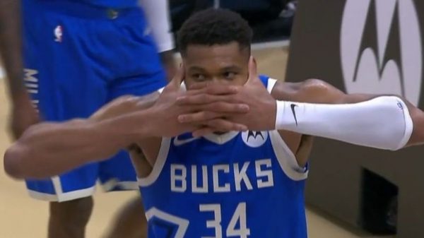 «Το NBA προετοιμάζεται για την αποχώρηση του Γιάννη Αντετοκούνμπο από τους Μπακς», ανέφερε Αμερικανός δημοσιογράφος