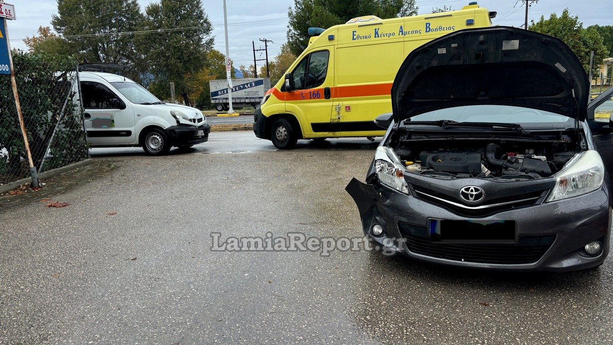 Λαμία: Τροχαίο το πρωί στον παράδρομο της ΔΕΗ - Δείτε εικόνες