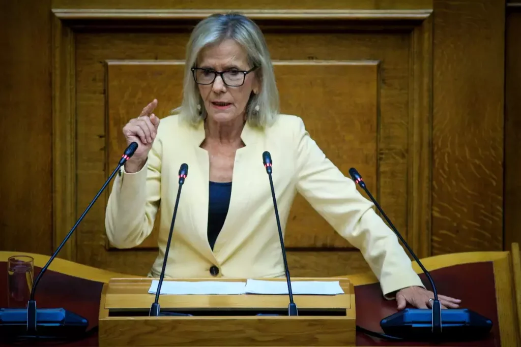 Αποχώρησε η Γιώτα Πούλου από τους Δημοκράτες