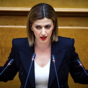 Ειρήνη Αγαπηδάκη: Δέχθηκε λεκτική επίθεση σε εκκλησία στο Περιστέρι - «Η πολιτική είναι έξω από την εκκλησία» τους απάντησε