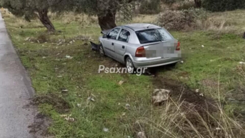 Εύβοια: Αυτοκίνητο «καρφώθηκε» σε δέντρο
