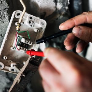 Λαμία: Κυνήγησαν τους «μαϊμού» ΔΕΗτζήδες και πήραν πίσω τα χρυσαφικά της ηλικιωμένης μητέρας τους