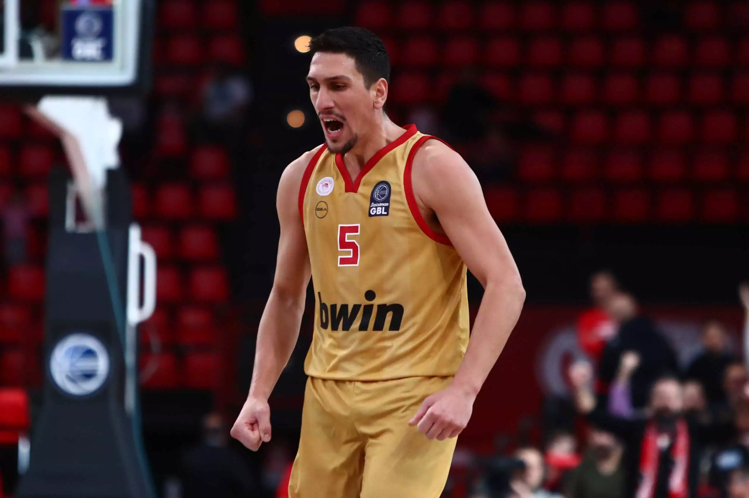 Γιαννούλης Λαρεντζάκης: Ο Ολυμπιακός κατέθεσε την πρότασή του και ο παίκτης πήρε διορία για να απαντήσει