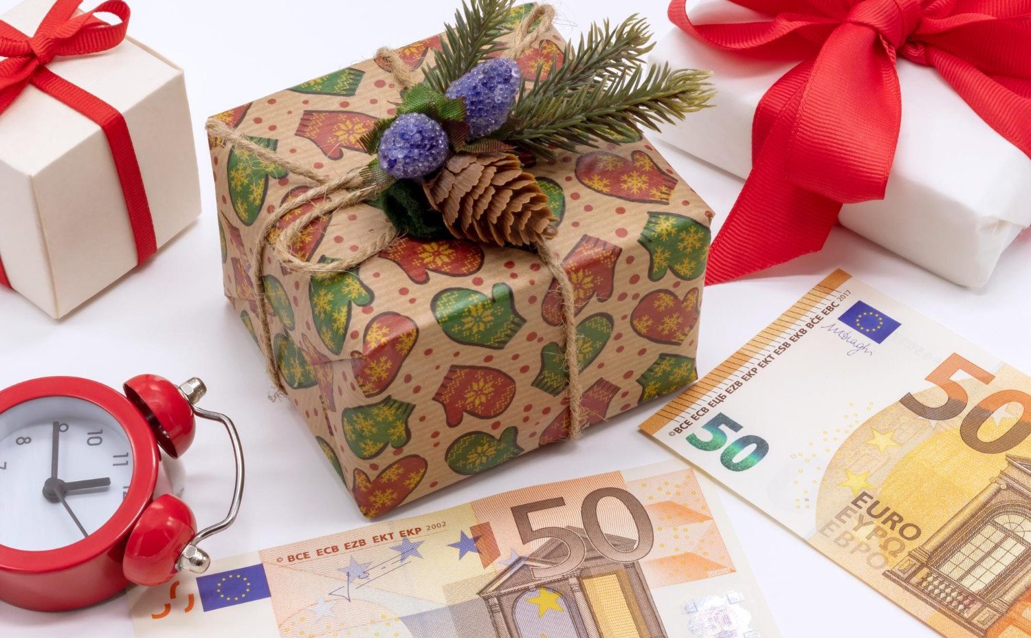 Δώρο Χριστουγέννων: Νωρίτερα φέτος η καταβολή του, τι πρέπει να γνωρίζουν εργοδότες και εργαζόμενοι