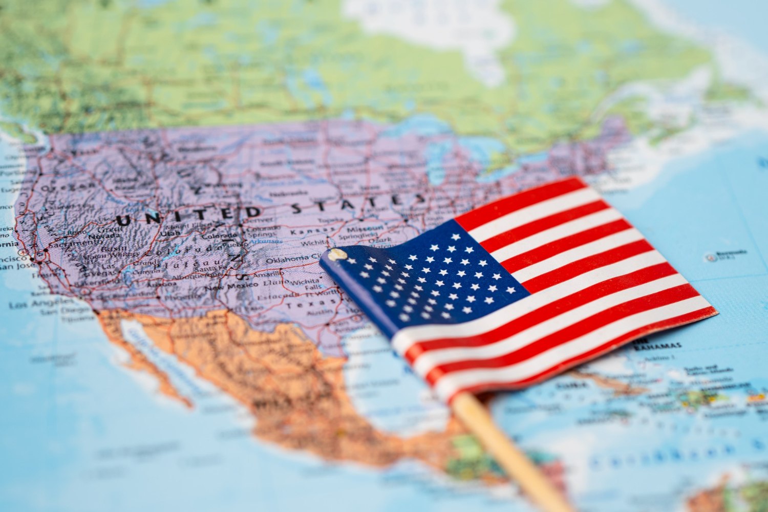 Ο Τραμπ «τραβάει την πρίζα» σε εκατομμύρια φτωχούς Αμερικανούς - Έκοψε τις ομοσπονδιακές επιχορηγήσεις και τους άφησε χωρίς ασφαλιστική κάλυψη