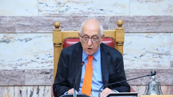 Συνάντηση με τον Νικήτα Κακλαμάνη ζήτησε η Μαρία Καρυστιανού