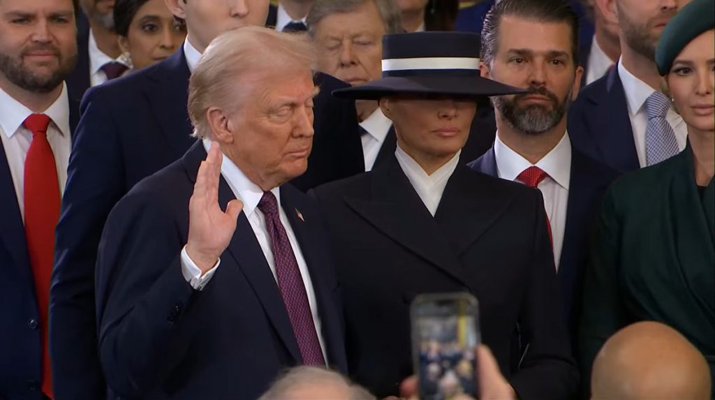 10 γεγονότα που σημάδεψαν το 2025: Το comeback Τραμπ, η προσπάθεια επίλυσης του Ουκρανικού και η κλοπή του αιώνα στο Λούβρο