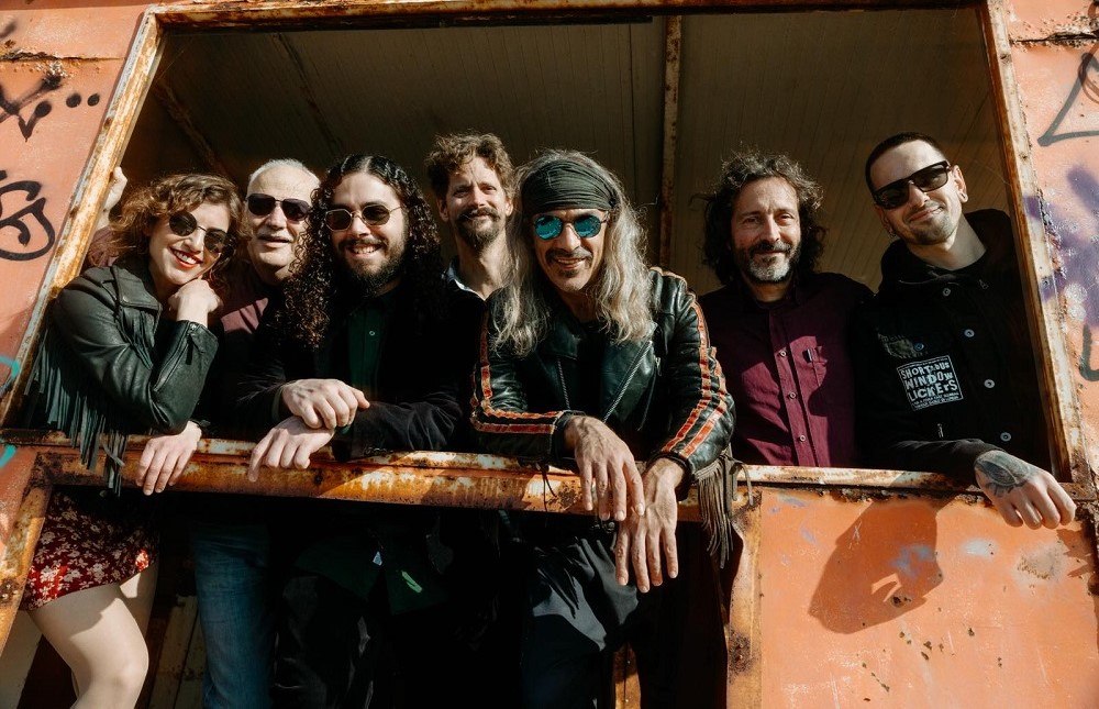 Οι Χαΐνηδες μας προσκαλούν απόψε στη "Χώρα" για μια μοναδική συναυλία!