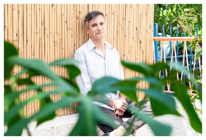 ΑΝΑΒΑΛΛΕΤΑΙ η σημερινή συναυλία στη “Χώρα” με τον Φώτη Σιώτα!