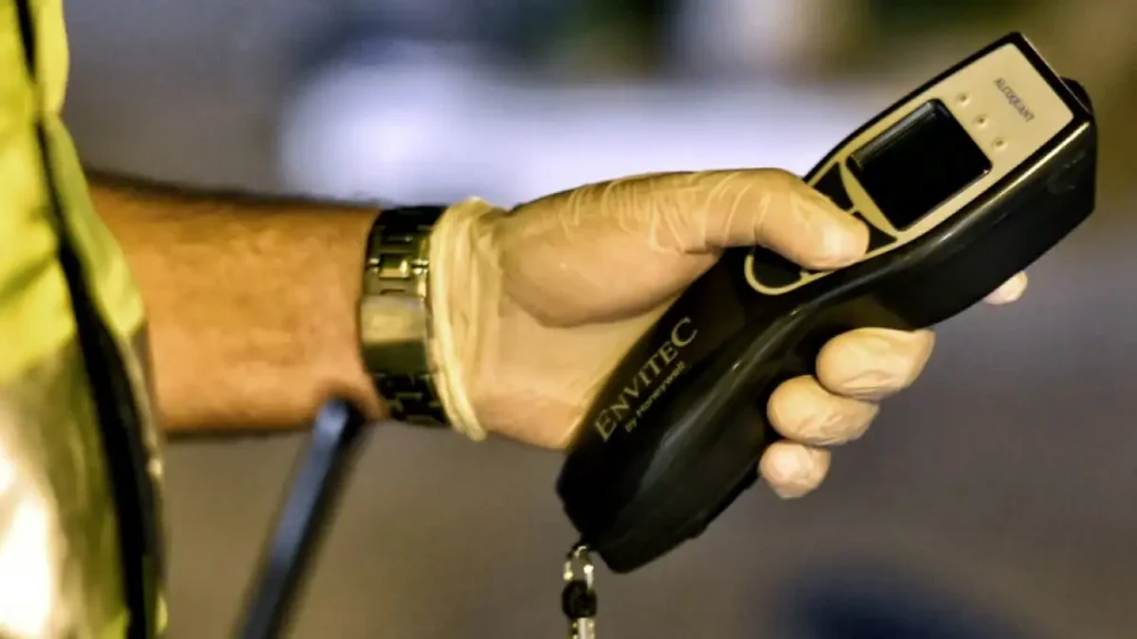 Μπαράζ ελέγχων από την Τροχαία σε Αττική και Θεσσαλονίκη, περισσότερα από 6.000 αλκοτέστ, δείτε βίντεο