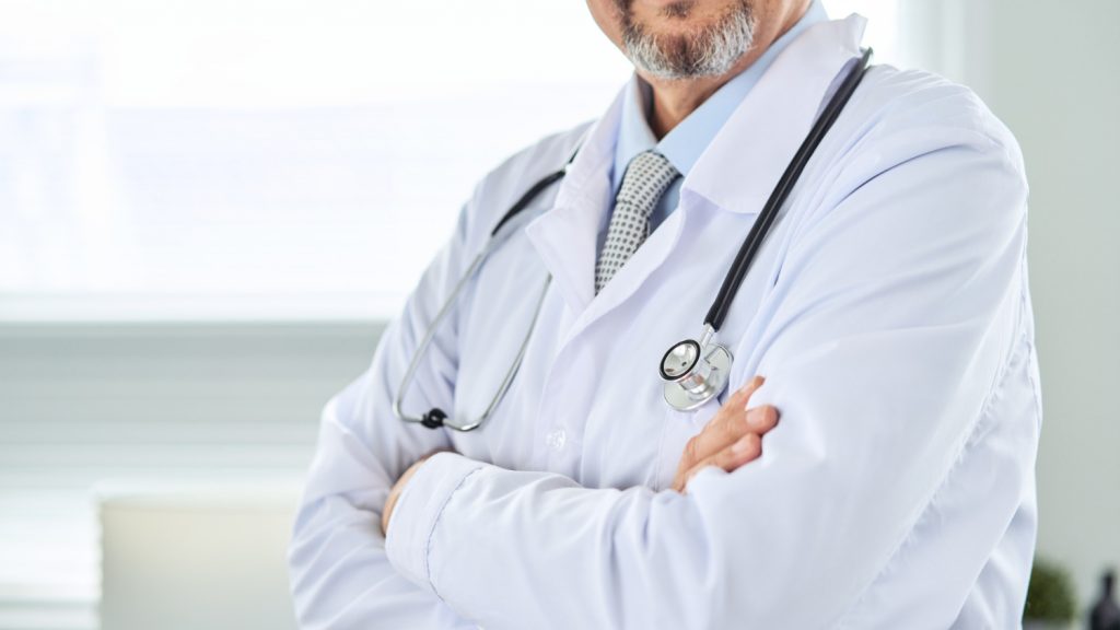 Κρήτη: «Μας ζήτησε του κόσμου τα λεφτά και αποδείχτηκε απατεώνας» λέει ο πατέρας του 33χρονου γιατρού που αγνοείται