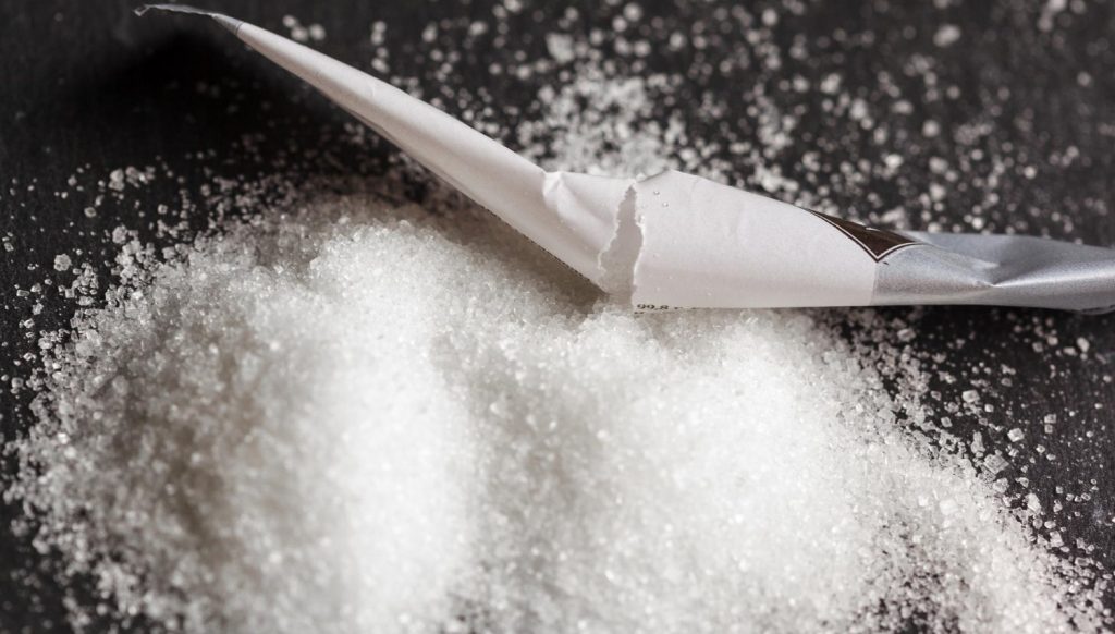 Πατέρας «κέρασε» κοκαΐνη τον 14χρονο γιο του και συνελήφθη – Στο νοσοκομείο ο ανήλικος