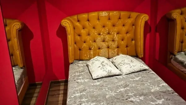 Αποκαλύψεις για το κύκλωμα μαστροπείας, με «εγκέφαλους» 72χρονη και την κόρη της, που φυλάκιζε γυναίκες για να τις ανάγκαζε να εκδίδονται