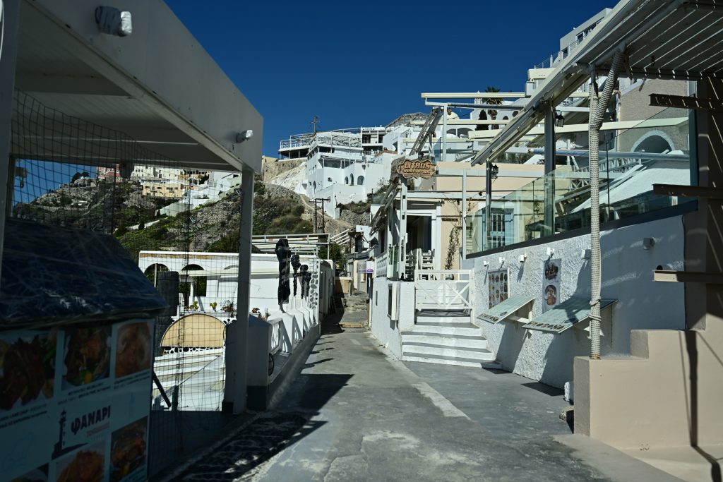 Η σεισμο-ηφαιστειακή κρίση στη Σαντορίνη ένα χρόνο μετά - Τι κρύβεται πίσω από τους 21.000 σεισμούς το 2025