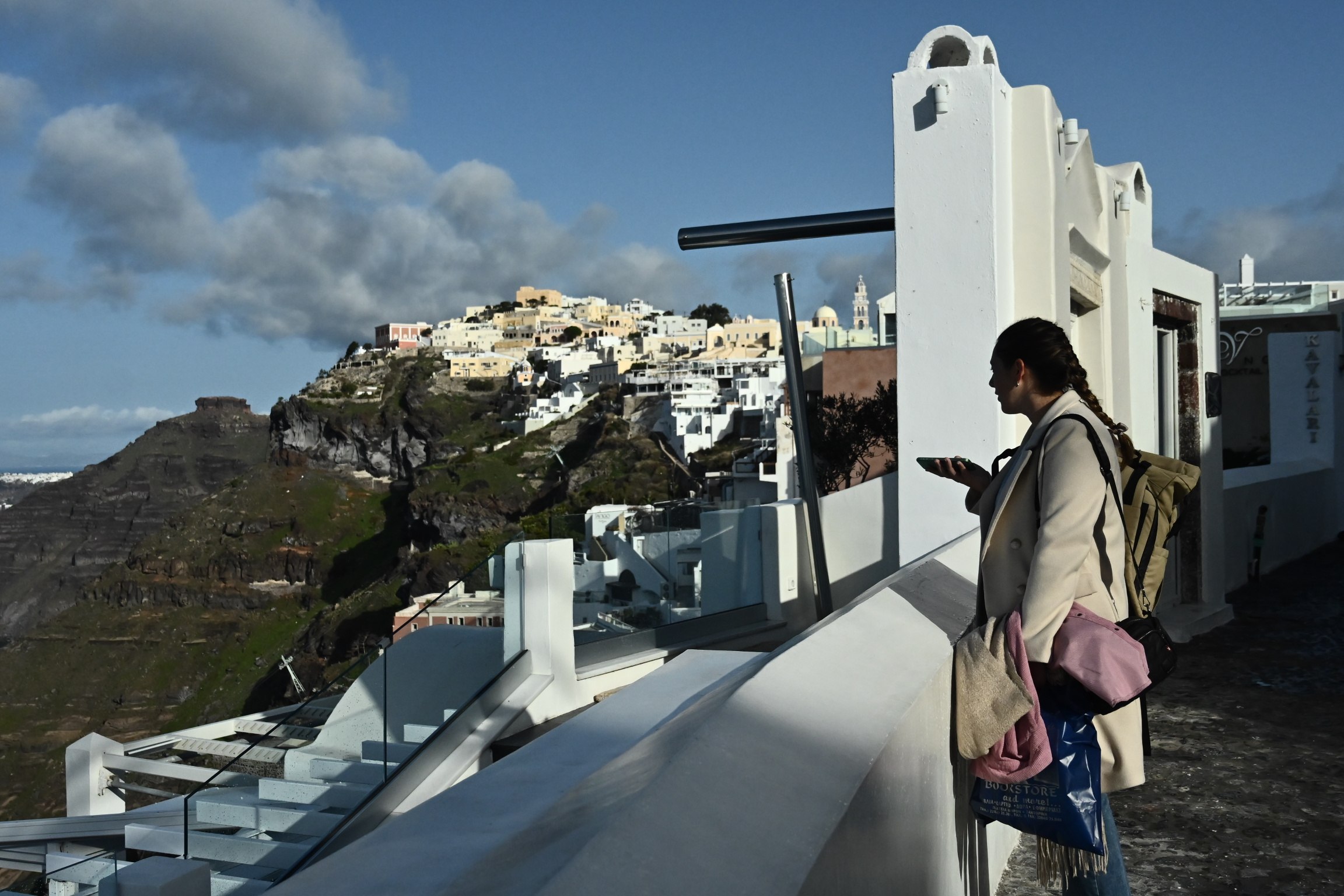 Προειδοποίηση από τον Παπαζάχο για τη Σαντορίνη: Η σεισμική ακολουθία θα συνεχιστεί για εβδομάδες, μπορεί και για μήνες