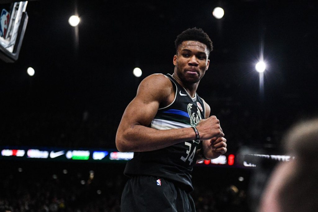 Γιάννης Αντετοκούνμπο στους συμπαίκτες του στους Μπακς: «Η προσοχή πρέπει να είναι στο μπάσκετ και όχι στις φήμες»: