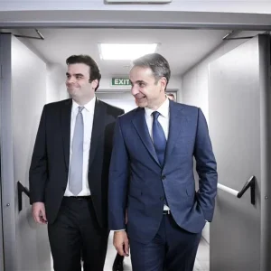Πιερρακάκης: «Η πρόοδος της οικονομίας να γίνεται πρόοδος για κάθε οικογένεια»