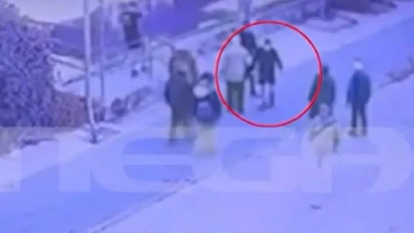 Καλλιθέα: Βίντεο ντοκουμέντο από την επίθεση συμμορίας ανηλίκων σε νεαρό άνδρα