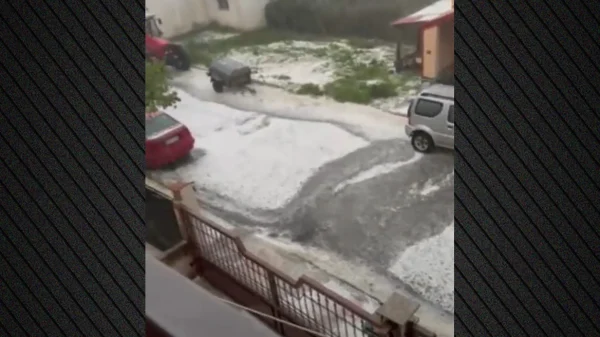 Βίντεο: Σφοδρή χαλαζόπτωση στο Πολύκαστρο Κιλκίς - Επιστρατεύθηκαν εκχιονιστικά για τους δρόμους
