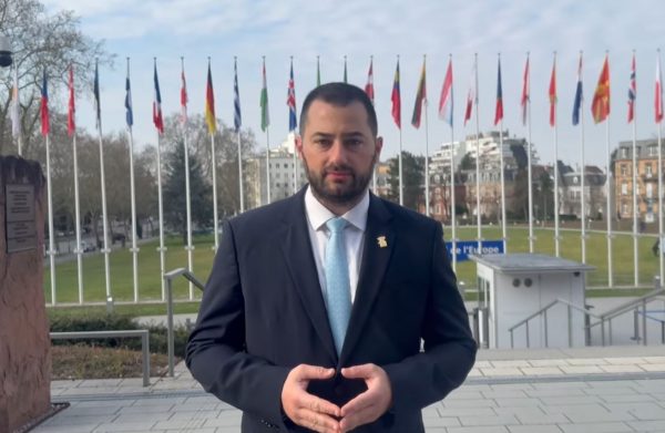 Τα χρόνια πολλά του Περιφερειάρχη Στερεάς Φάνη Σπανού από το Στρασβούργο (ΒΙΝΤΕΟ)