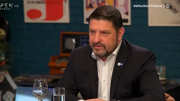 Ο Νίκος Χαρδαλιάς αποκάλυψε ότι είναι ερωτευμένος με τη Μόνικα Μπελούτσι με την... άδεια της συζύγου του