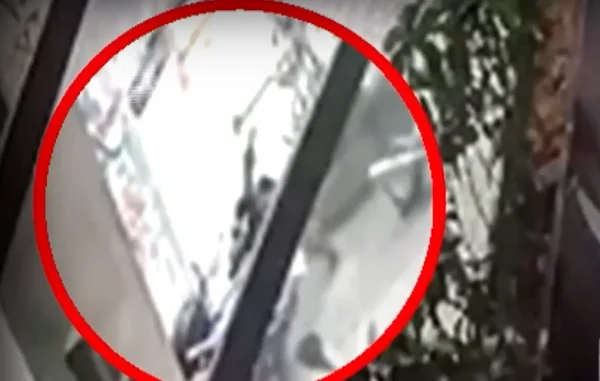 Από έμφραγμα πέθανε ο 57χρονος που βρέθηκε νεκρός σε εστιατόριο στην Ομόνοια – Τι διαπίστωσε ο ιατροδικαστής