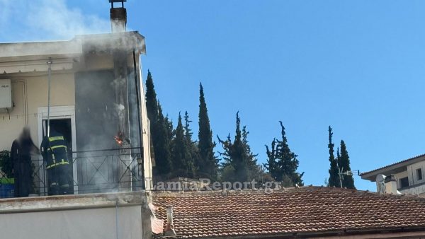 Αναστάτωση στο κέντρο της Λαμίας από πυρκαγιά σε καμινάδα (ΒΙΝΤΕΟ-ΦΩΤΟ)