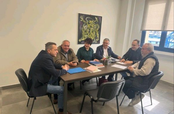 Συνάντηση του Φθιωτικού Σωματείου Γονέων Κηδεμόνων και Φίλων ΑμεΑ με τον δήμαρχο Λαμιέων Πανουργιά Παπαϊωάννου