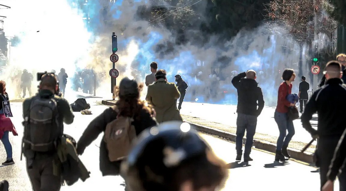 Ένταση και χημικά με «φόντο» την Ημέρα της Γυναίκας – 14 προσαγωγές στην Αθήνα