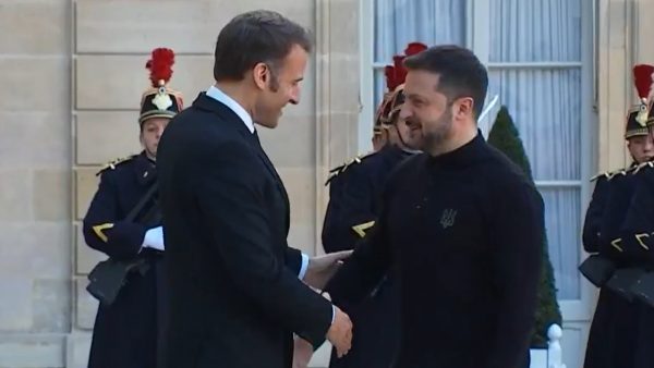 Συνάντηση Μακρόν – Ζελένσκι στο Παρίσι: Αναμένεται αύξηση στρατιωτικής και οικονομικής βοήθειας από τη Γαλλία στην Ουκρανία