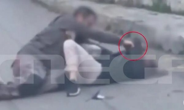 Χαλκίδα: Βίντεο ντοκουμέντο από τη στυγερή δολοφονία του 43χρονου ξυλουργού – Καρέ καρέ οι φονικές μαχαιριές της 39χρονης