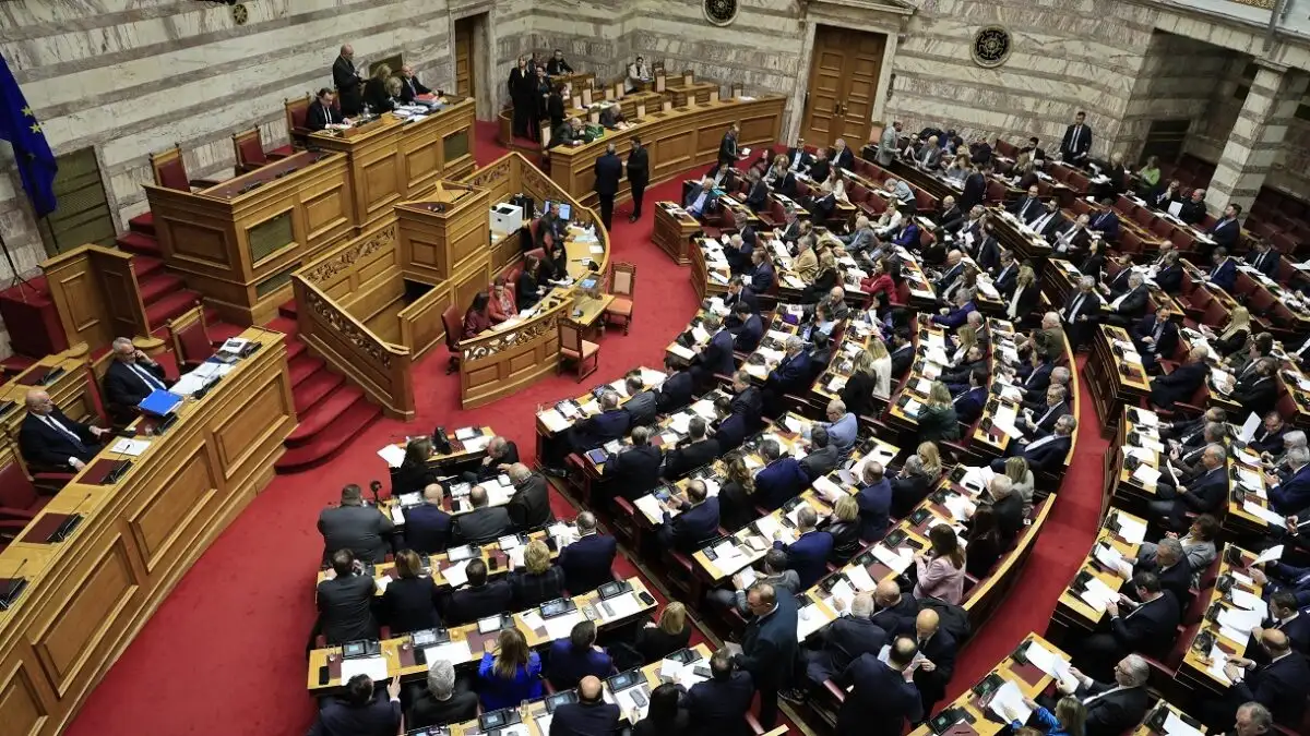 Live η συζήτηση για την πρόταση δυσπιστίας κατά της κυβέρνησης – Οι ομιλίες των αρχηγών και η ψηφοφορία