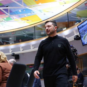 Ζελένσκι για Πούτιν μετά την ανακοίνωση για πασχαλινή εκεχειρία: «Παίζει με ανθρώπινες ζωές»