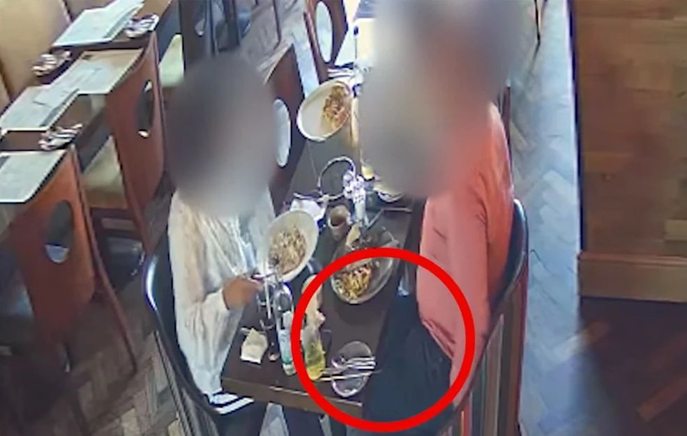 «Παγίδευσαν» εστιατόριο με σπασμένο γυαλί για να μην πληρώσουν – Η απάτη που καταγράφηκε live στην κάμερα