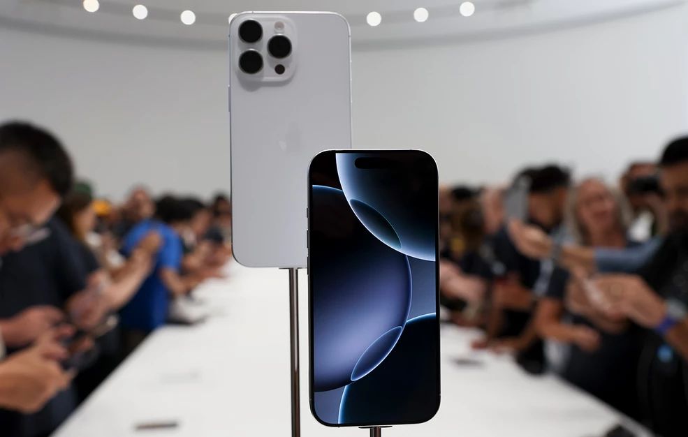 Πόσο θα κόστιζε ένα iPhone αν κατασκευαζόταν στις ΗΠΑ;
