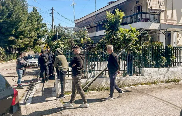 Σε αμόκ ο δράστης της διπλής δολοφονίας στο Αίγιο -  Έβριζε, φώναζε και αυτοτραυματίστηκε