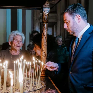 Στο Μητροπολιτικό Ναό του Αγίου Μηνά στο Ηράκλειο, ο Νίκος Ανδρουλάκης για την Ακολουθία των Παθών