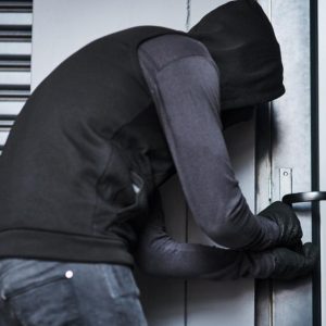 Λαμία: «Έφοδος» διαρρηκτών σε σπίτια λίγο πριν την Ανάσταση