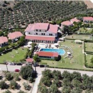 Tο Ξενοδοχείο Edelweiss στις Λιβανάτες Φθιώτιδας αναζητά προσωπικό