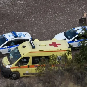 Πεθερός «κάρφωσε» γυαλί στο λαιμό του 39χρονου γαμπρού του και τον έστειλε στη ΜΕΘ