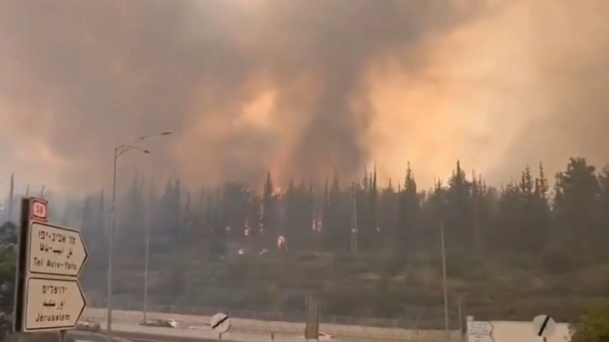 Ισραήλ: Θηριώδεις πυρκαγιές «καταπίνουν» την Ιερουσαλήμ –  Έτοιμος να ζητήσει βοήθεια από την Ελλάδα ο Νετανιάχου