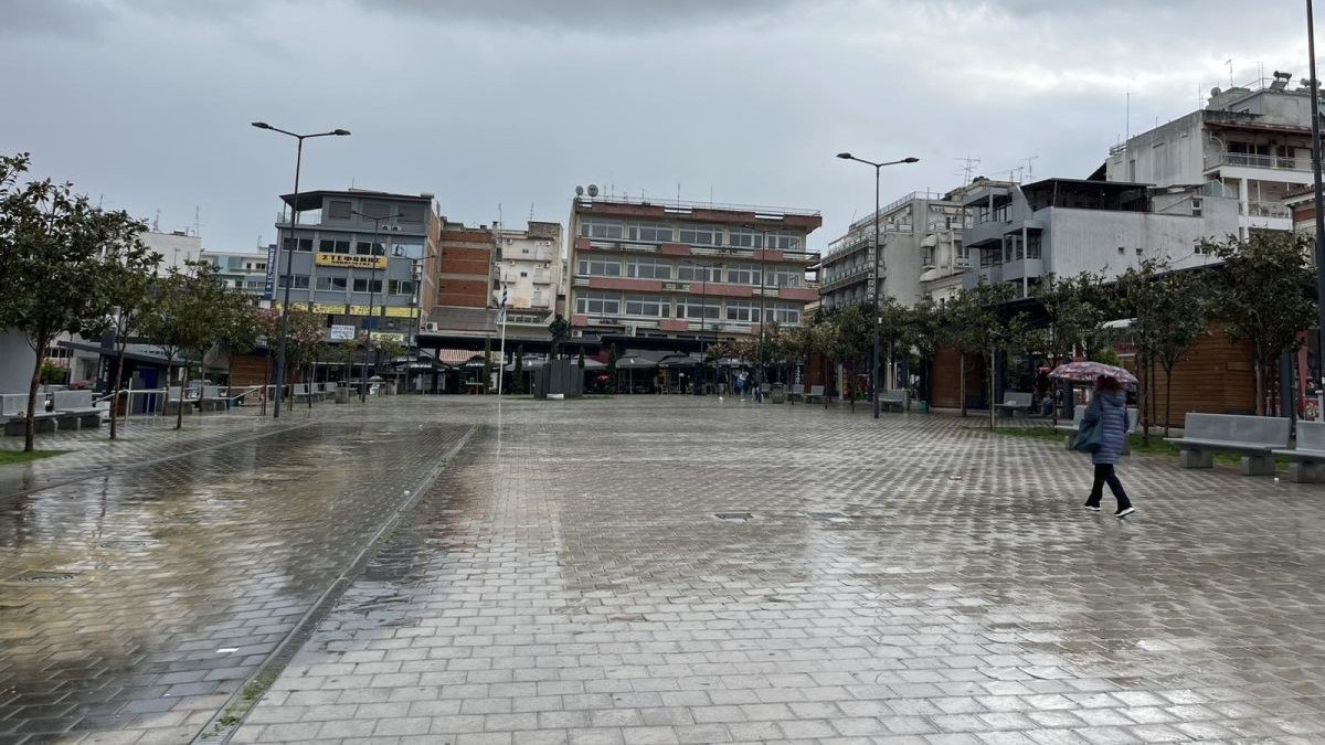 Ψυχρή εισβολή από αύριο Κυριακή με βροχές, χιόνια και «βουτιά» της θερμοκρασίας
