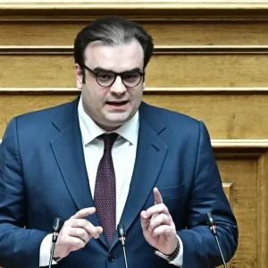 H εξειδίκευση των νέων μέτρων στήριξης από τον Κυριάκο Πιερρακάκη