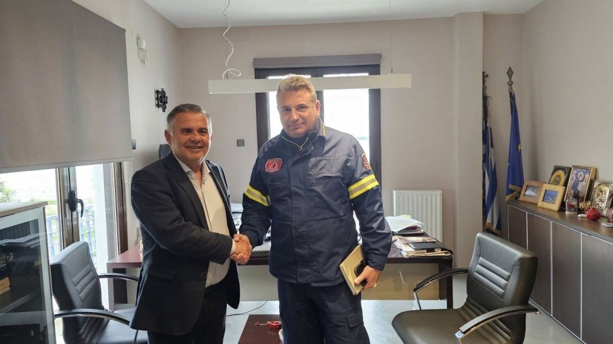 Δήμος Καμένων Βούρλων: «Η προστασία από τις πυρκαγιές είναι ευθύνη όλων μας»