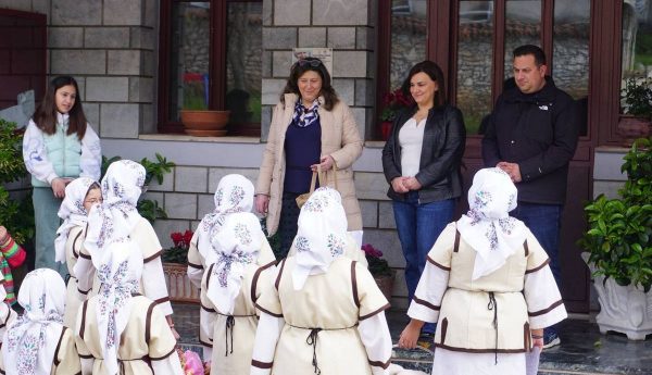 Τα κάλαντα του Λαζάρου στην Αμφίκλεια (ΦΩΤΟ)