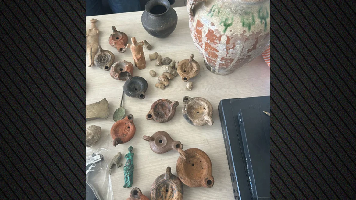 Διευθυντής δημόσιας υπηρεσίας σε μεγάλο κύκλωμα αρχαιοκαπήλων στο Ηράκλειο - Εντοπίστηκαν αρχαιότητες αξίας 3 εκατ. ευρώ, δείτε φωτογραφίες