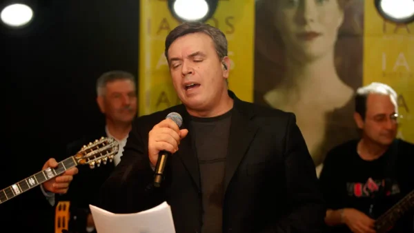 Μανώλης Λιδάκης: Σε μοναστήρι το 40ήμερο μνημόσυνο του τραγουδιστή – Το ποίημα της αδερφής του